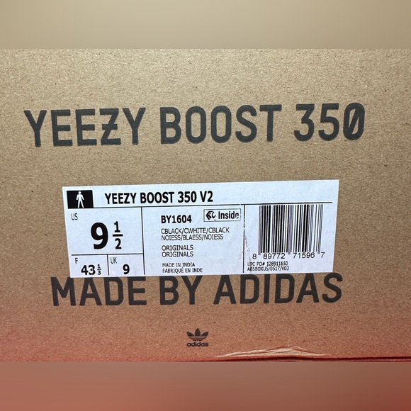 Size 9.5 - adidas Yeezy Boost 350 V2 Low Oreo - Picture 7 of 8